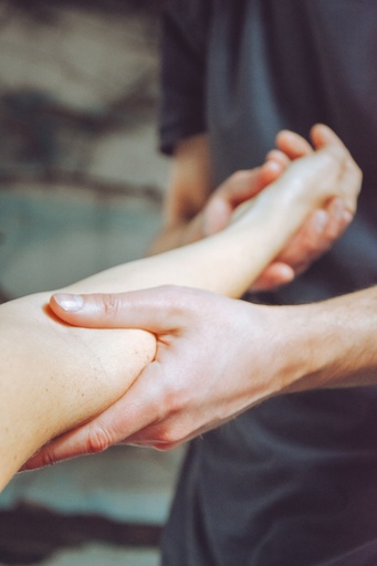 Massage Mains + Bras - Duré : 50mins