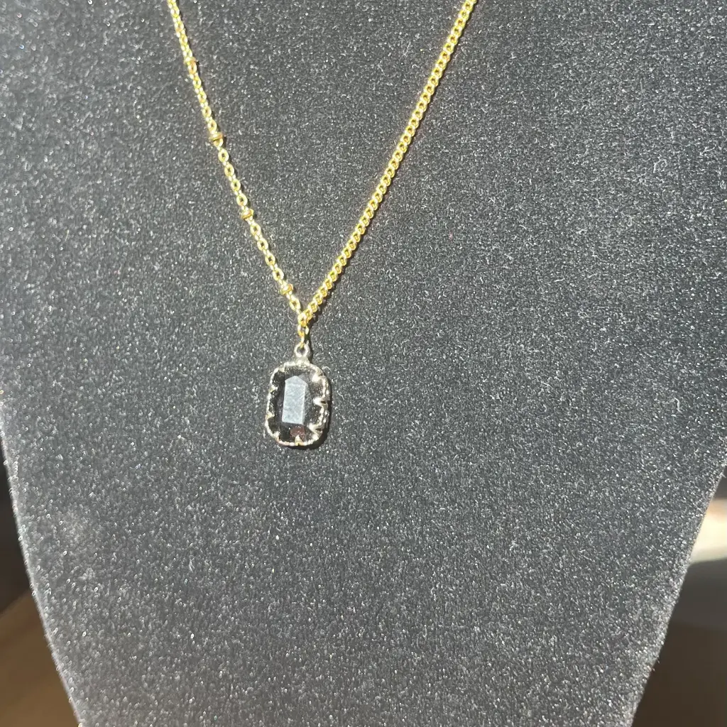 Collier Anna