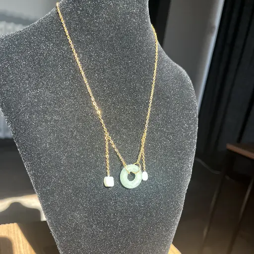 Collier Lisahora